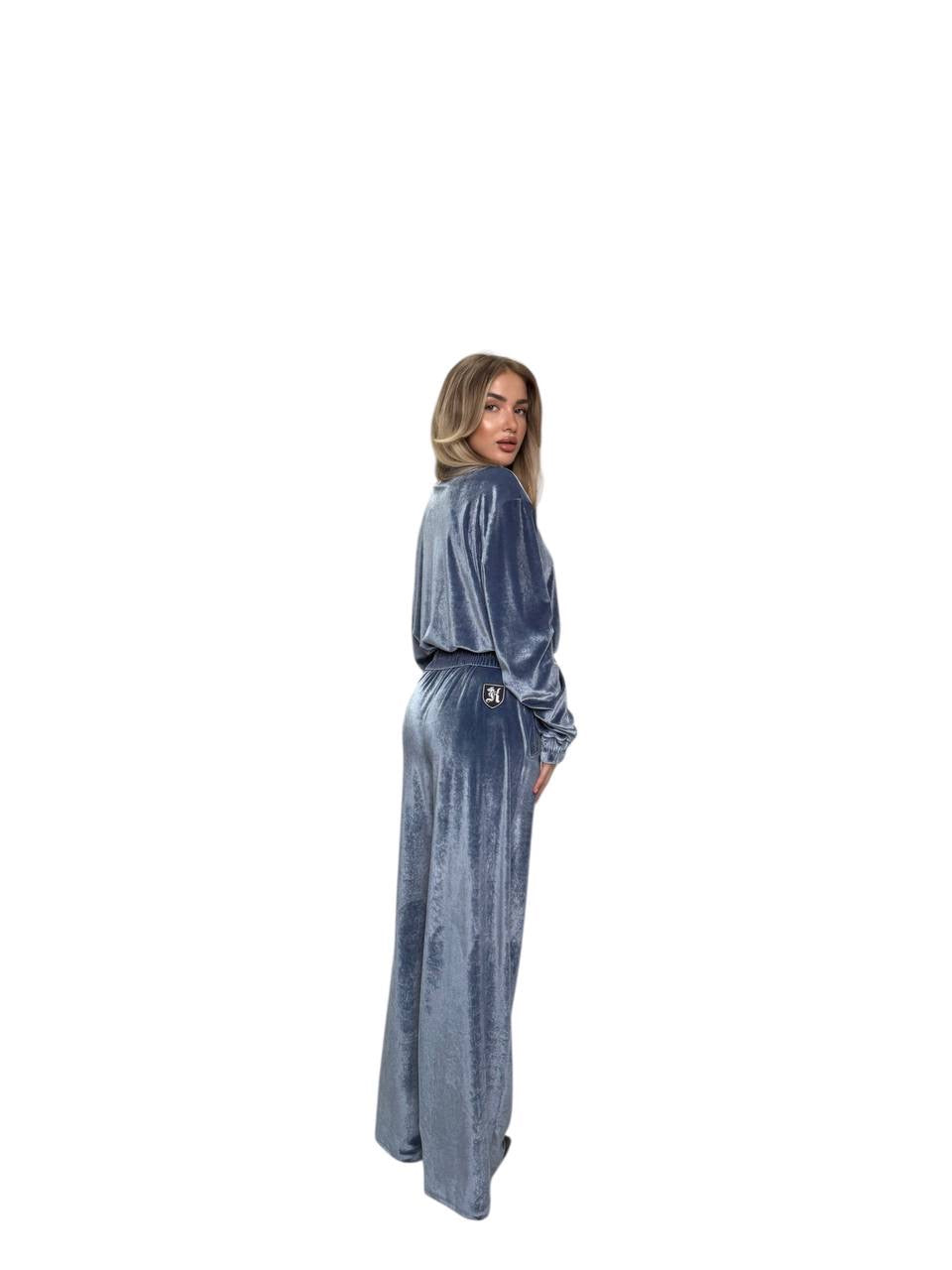 Elegantní tepláková souprava